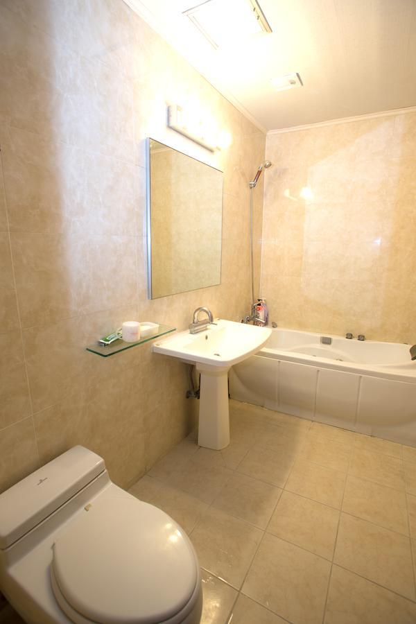 Charmant Hotel Мокпо Экстерьер фото